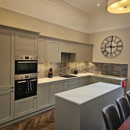 Centre Brilliant Georgian Townhouse