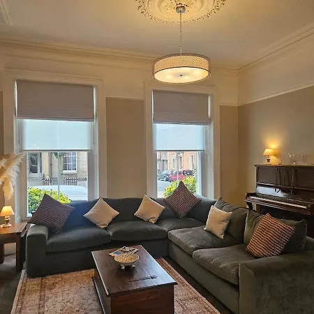 Centre Brilliant Georgian Townhouse *