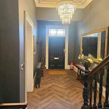 Centre Brilliant Georgian Townhouse * 칼라일