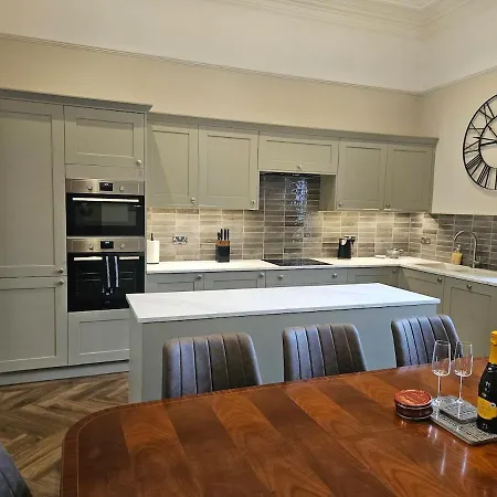 Centre Brilliant Georgian Townhouse * 칼라일