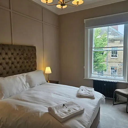 Centre Brilliant Georgian Townhouse