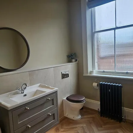 Centre Brilliant Georgian Townhouse * 칼라일
